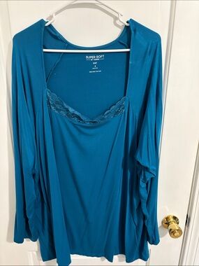 torrid Teal Lace-Trim top